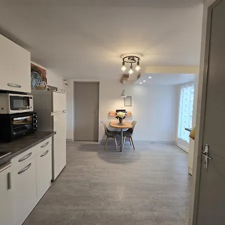 Cosy Avec Terrasse Et Piscine Dans Le Périgord Noir - Fr-1-616-473 Appartamento