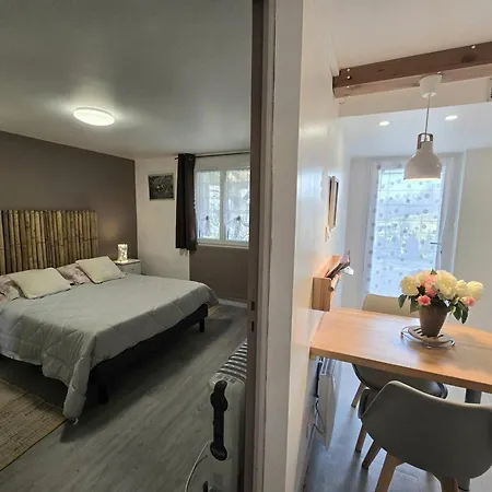 Cosy Avec Terrasse Et Piscine Dans Le Perigord Noir - Fr-1-616-473 Apartment